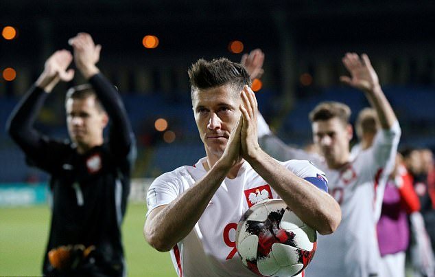Điểm tin sáng 06/10: Lewandowski thống trị châu Âu; Lộ bến đỗ mới của Ozil