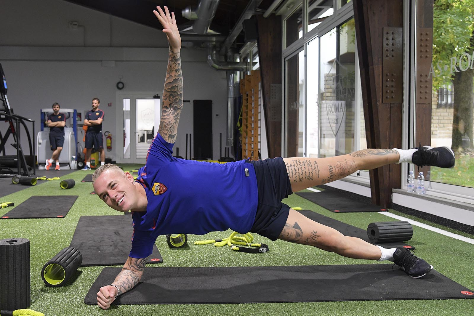 'Hot boy' Hà Lan làm gì ở phòng tập AS Roma?