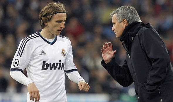 Ảnh bài viết "Gián điệp" Modric tuồn thông tin Real cho Mourinho