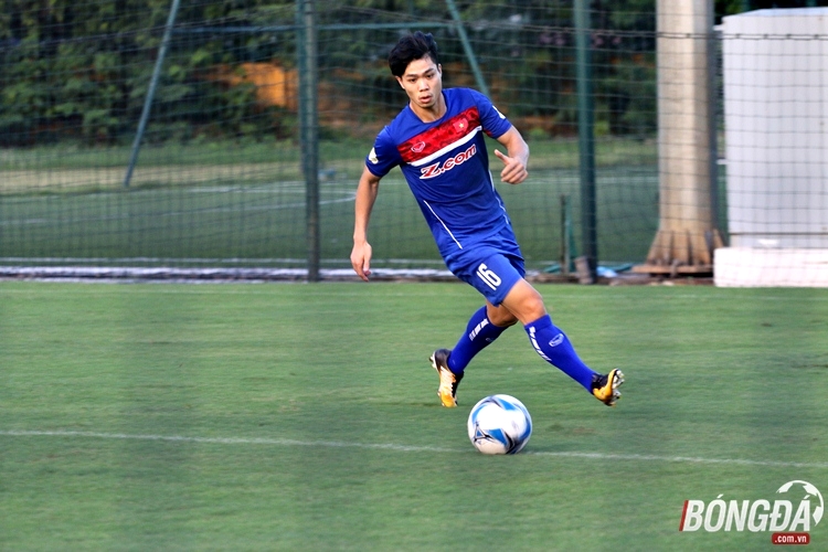 Ảnh bài viết Công Phượng khó cạnh tranh suất đá chính trên hàng công ĐT Việt Nam