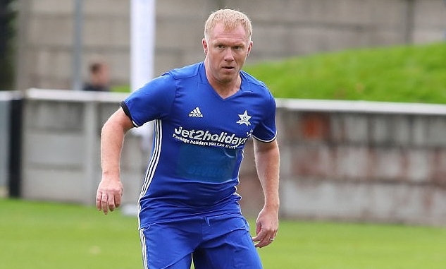 Huyền thoại Paul Scholes trở lại sân cỏ, 'xâu kim' đối thủ
