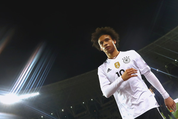 Leroy Sane liên tục khuấy đảo hàng thủ Azerbaijan
