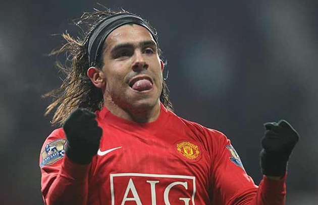 Carlos Tevez thời còn mặn nồng với M.U
