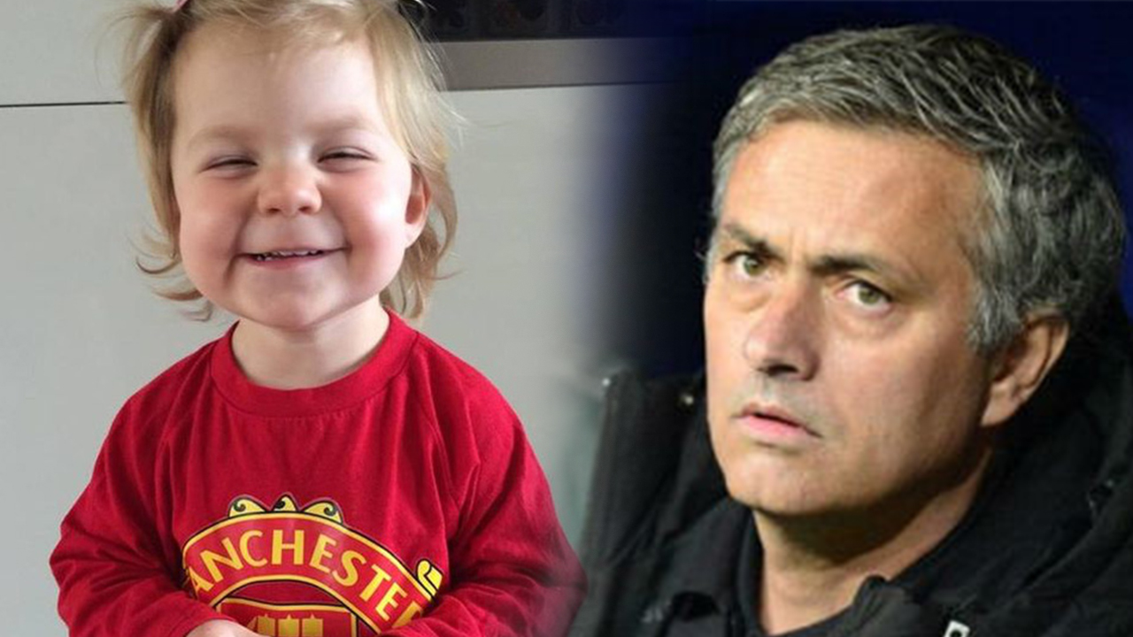 Choáng với cô bé 3 tuổi biết cả đội hình Man United