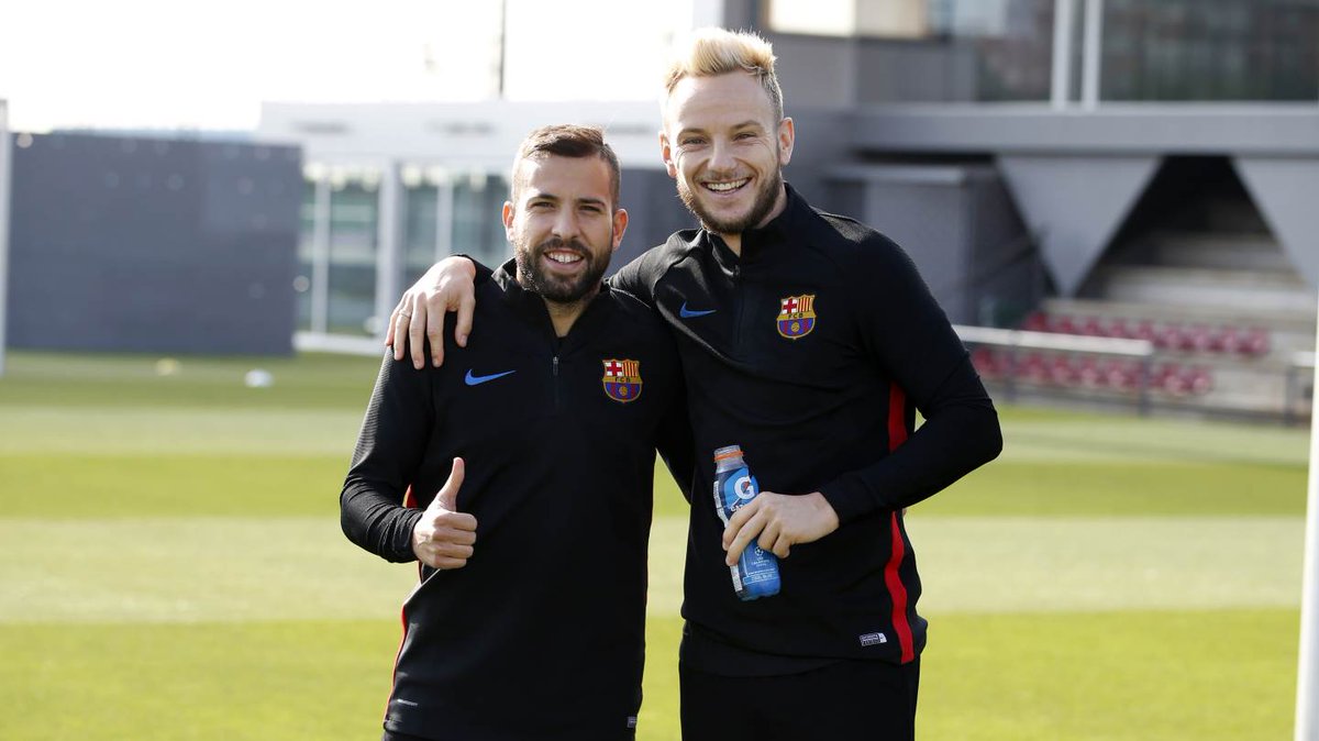 Barcelona đón hàng loạt trụ cột trở lại tập luyện