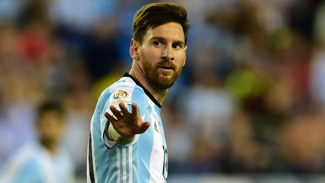 Ảnh bài viết Điểm tin chiều 11/10: Sampaoli mê mẩn Messi; Ozil đòi lương trên trời