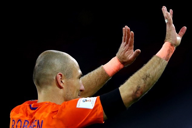 Ảnh bài viết Nghẹn nước mắt ngày Arjen Robben chia tay 'Cơn lốc màu da cam'