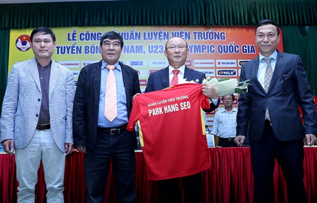 Ảnh bài viết Vừa ngồi "ghế nóng", HLV Park Hang Seo đã ra điều kiện với VFF