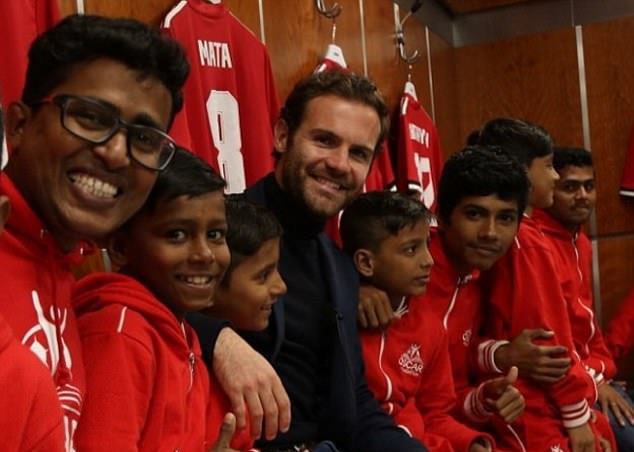 Ảnh bài viết Juan Mata tích cực làm từ thiện trước trận đại chiến