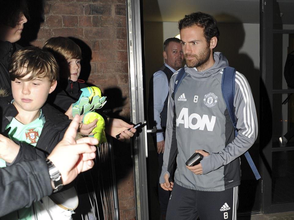 Ảnh bài viết Man Utd hành quân đến Liverpool trong đêm tối