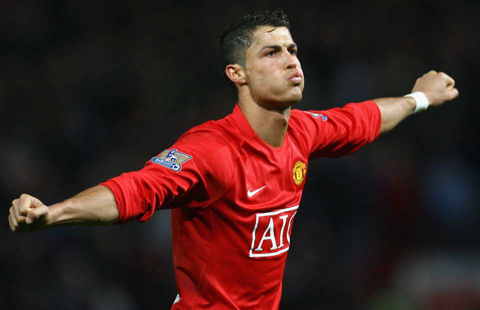 Vào năm 2003, Man Utd đã cướp Ronaldo trước mắt Liverpool thế nào?