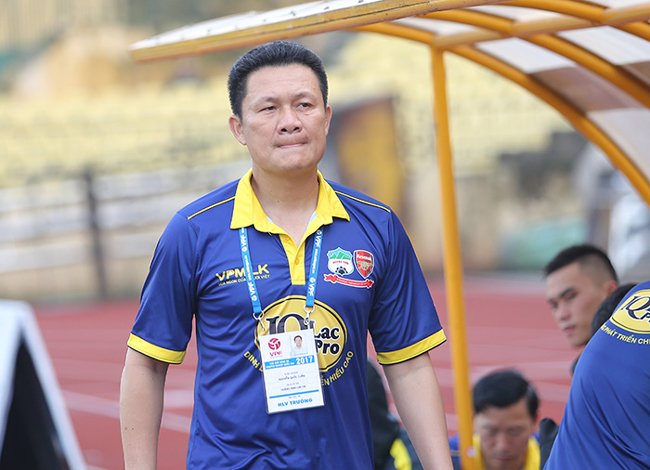 Ảnh bài viết Vì sao HAGL chưa “đá” ghế HLV Nguyễn Quốc Tuấn?