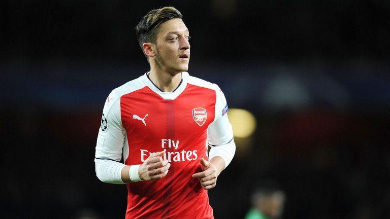 Martin Keown đòi Arsenal bán gấp Mesut Ozil