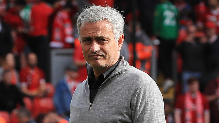CĐV chế nhạo khả năng Mourinho chuyển đến PSG