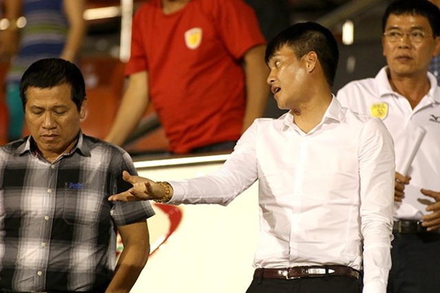 Công Vinh, xin đừng đổ lỗi lên trọng tài!