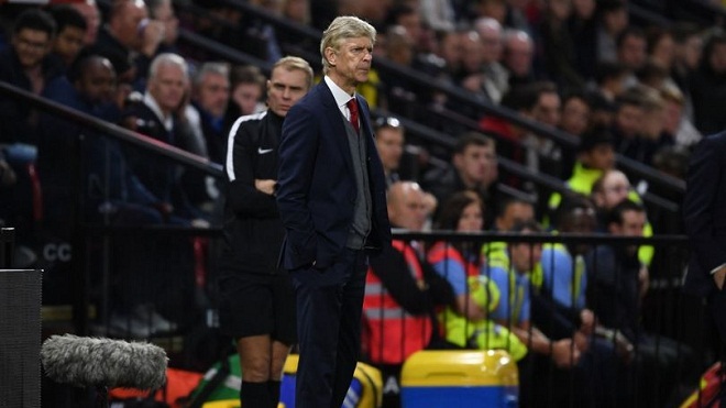 Dọa trọng tài trong phòng thay đồ, án phạt của Wenger là gì?