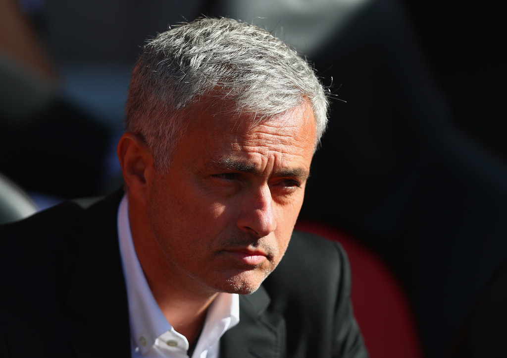Ảnh bài viết M.U gấp rút gia hạn với Mourinho ngay trong mùa này