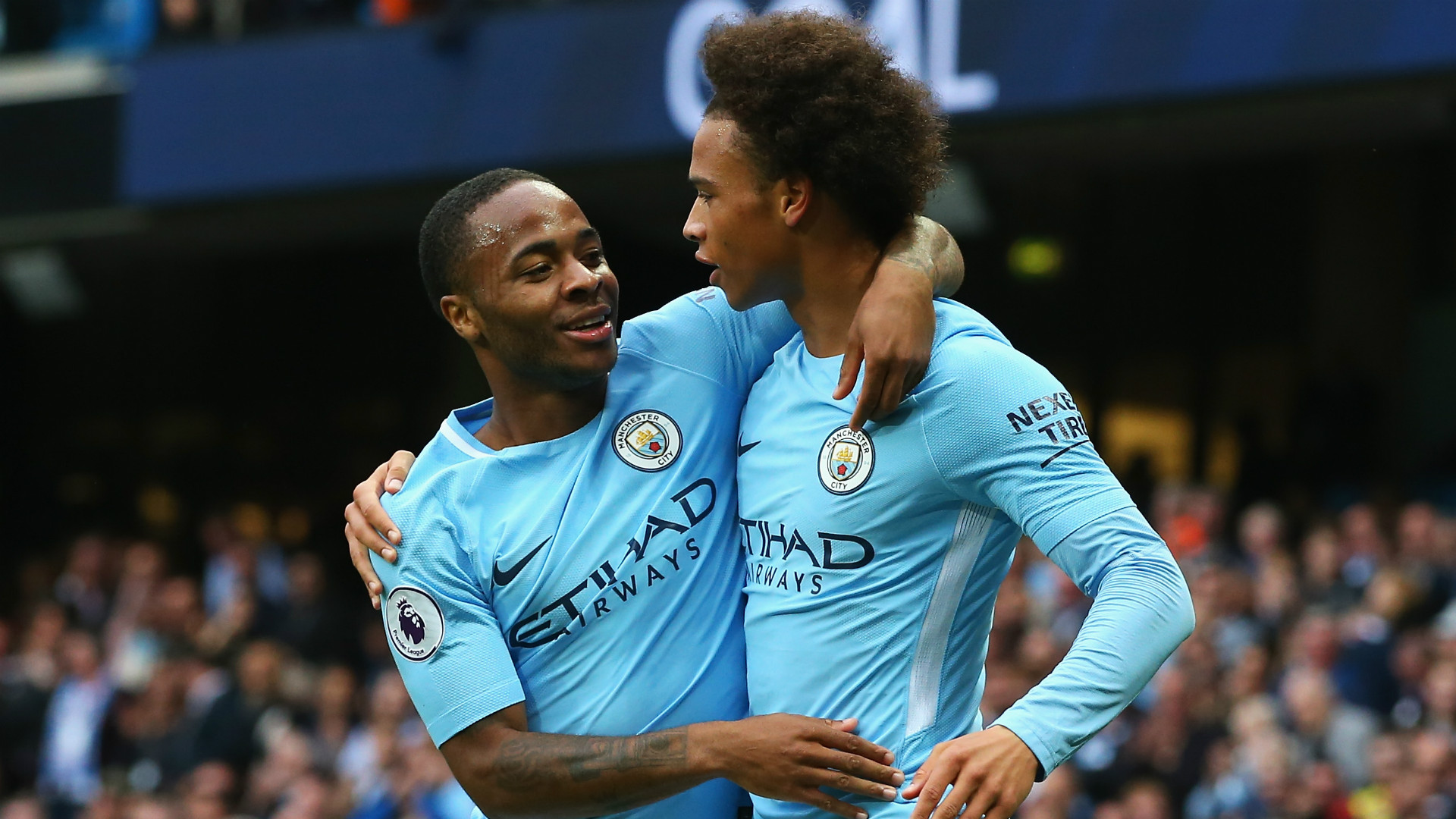 Raheem Sterling & Leroy Sané - "Máy chạy" của Man City