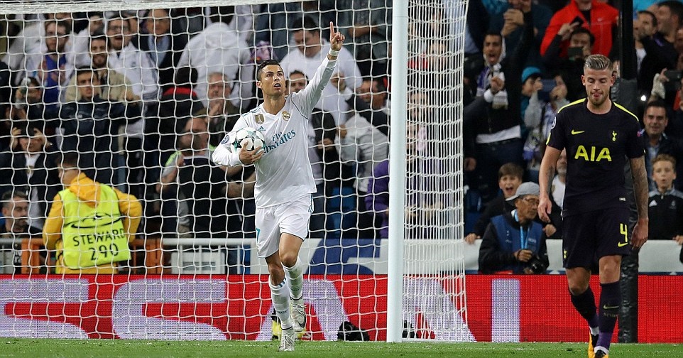Tấn công liên hồi, Real và Tottenham chưa thể phân tranh ngôi đầu bảng