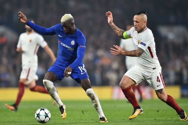 Glenn Hoddle chỉ trích Bakayoko, khen Matic hết lời