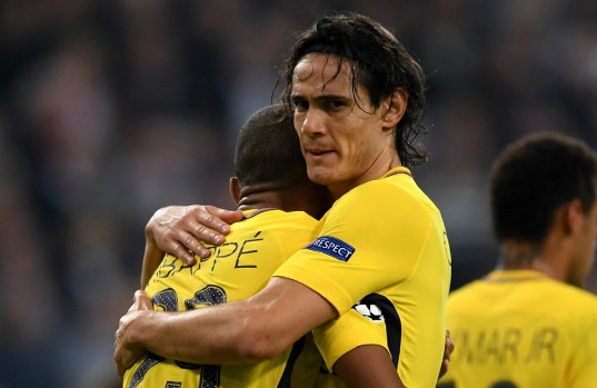 Lịch sử chỉ 2 cựu sao Man Utd hay hơn, ai còn dám chê Cavani?