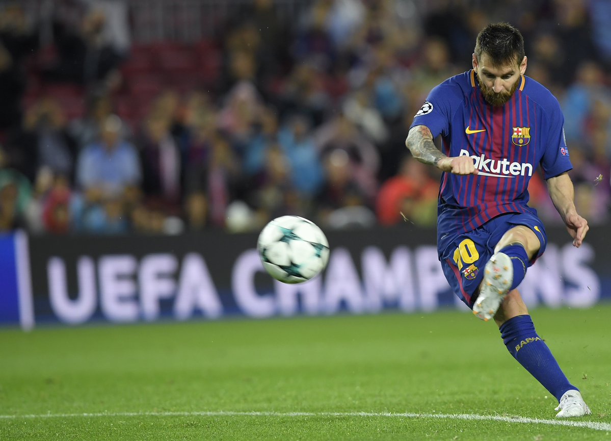 Messi cán mốc 100 bàn tại châu Âu: Giỏi hơn Ronaldo!
