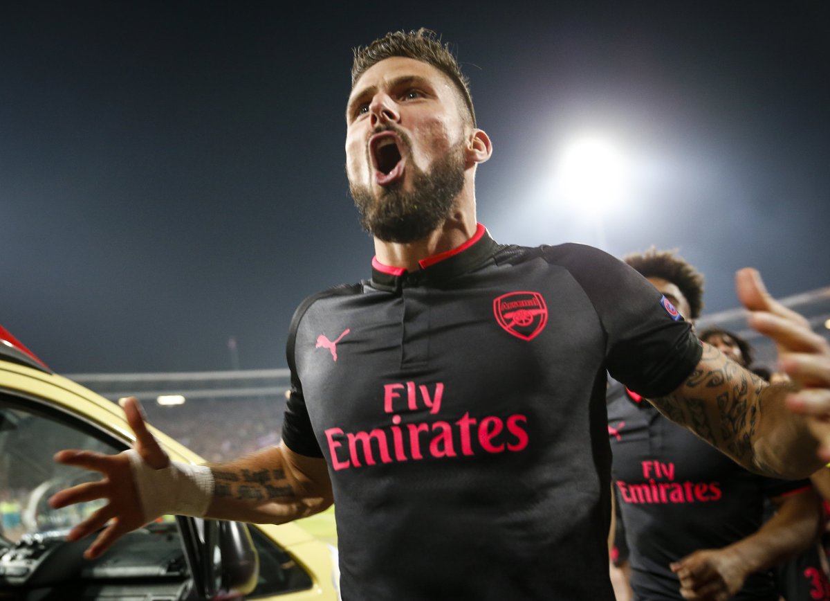 Giroud đích thị là "ông bụt" của Arsenal