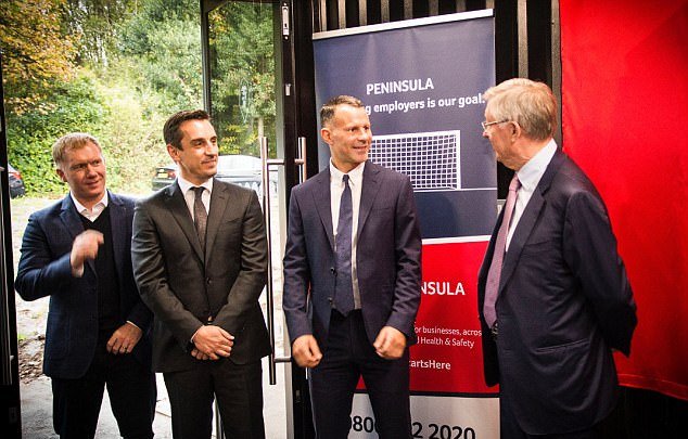 Ảnh bài viết Sir Alex tái hợp cùng Giggs, Scholes trong lễ khánh thành SVĐ mới của Salford City 