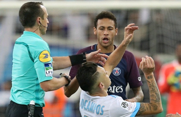 Mặc tin đồn, Emery vẫn hết mực bảo vệ Neymar