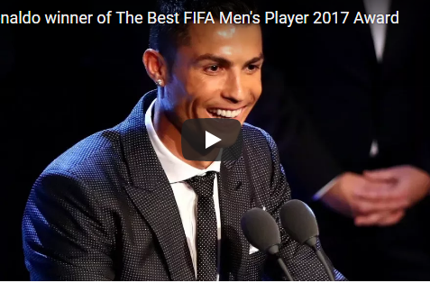 Ronaldo rạng rỡ bước lên bục nhận giải FIFA The Best 2017