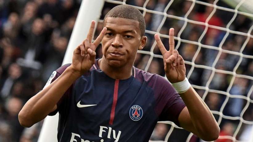 'Cậu bé vàng' Kylian Mbappe đang lụi tàn?