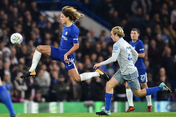 Nghẹt thở 2 bàn phút bù giờ, Chelsea tiễn Everton khỏi League Cup