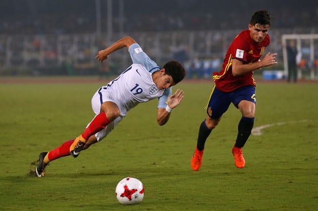 U17 Anh lên đỉnh thế giới trong trận cầu siêu kịch tính