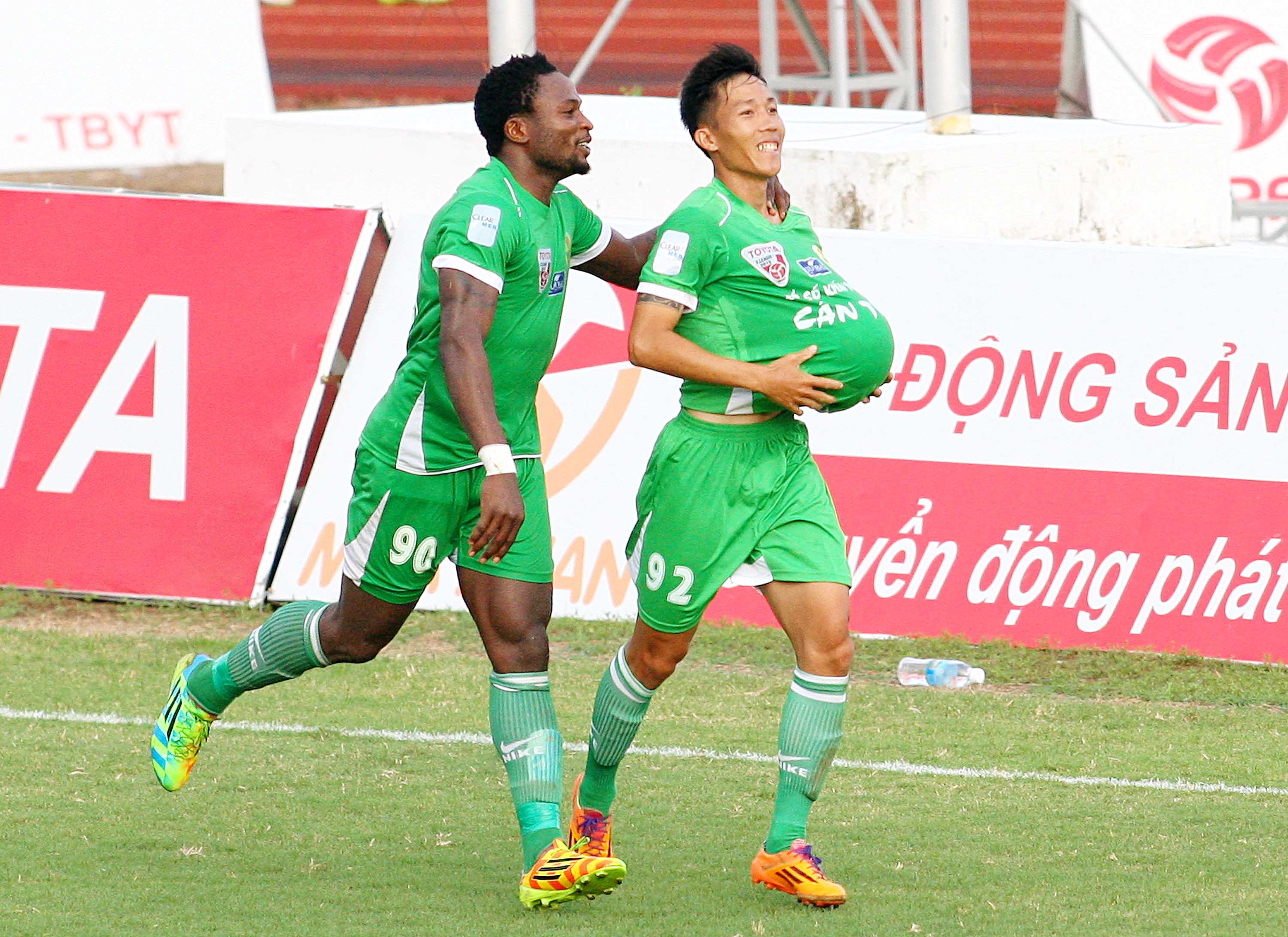 Ảnh bài viết Giành 1 điểm tại Gò Đậu, XSKT Cần Thơ 99% trụ hạng thành công