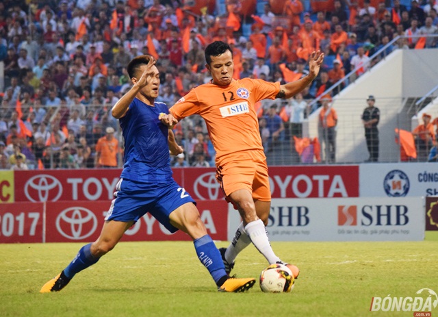 Gramoz và Merlo thẻ đỏ, SHB Đà Nẵng thua Quảng Nam FC ngay trên sân nhà
