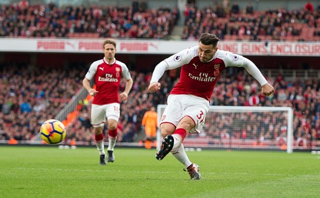 HLV Wenger khen cái tên này sau chiến thắng Swansea