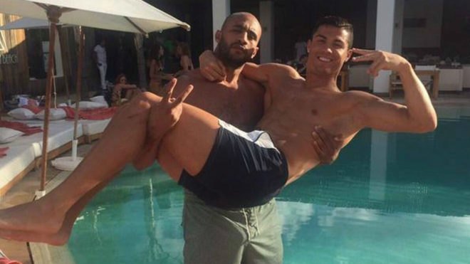 'Bạn trai' tin đồn của Ronaldo đã ra tù