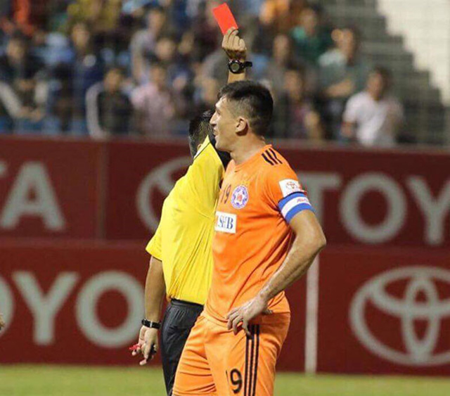 Ảnh bài viết BTC V-League lập hồ sơ vụ Merlo hành xử thô bạo