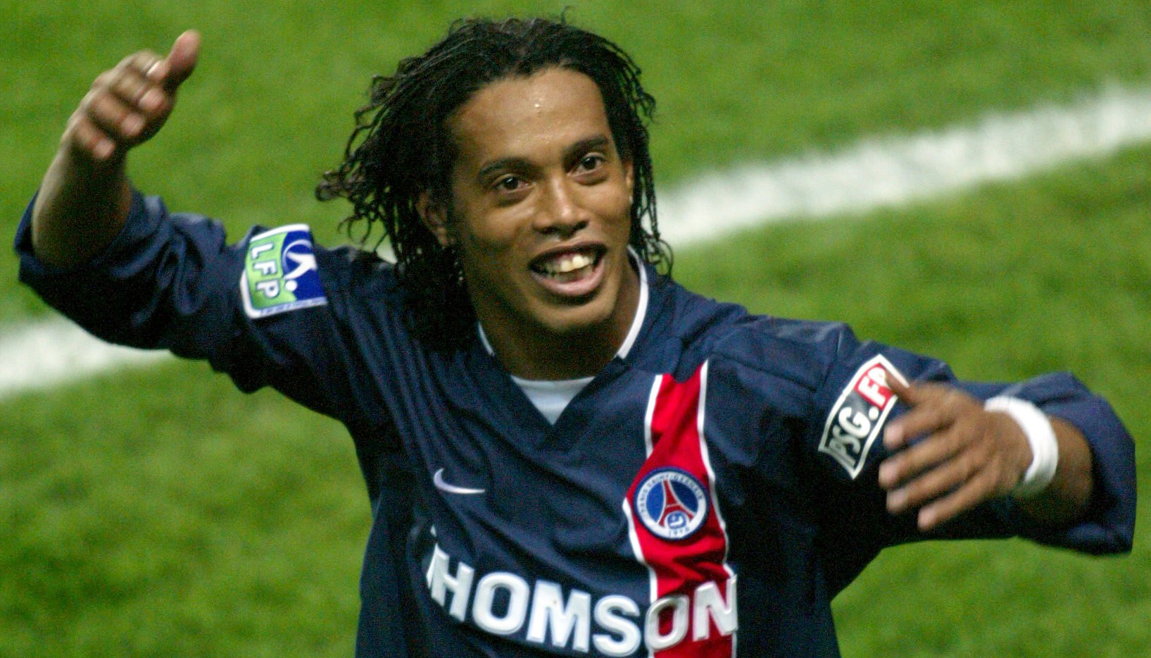 Hồ sơ huyền thoại: Vua trò chơi Ronaldinho (Phần 2)