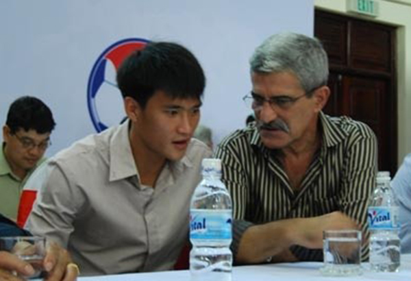 CLB TPHCM xác nhận đàm phán với HLV Calisto và Miura