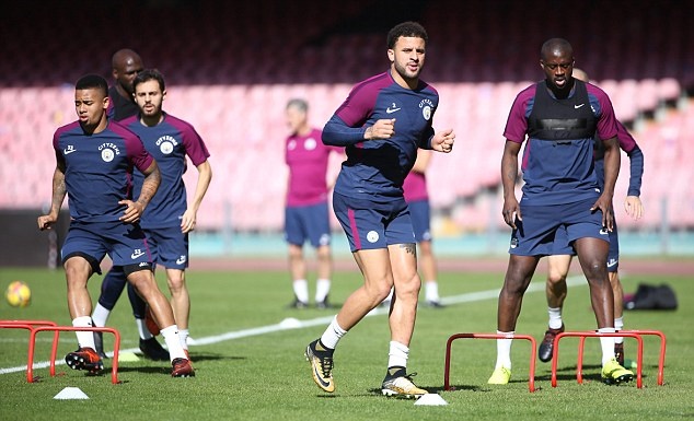 Ảnh bài viết Hạ Napoli, Man City vẫn ở lại Italia chuẩn bị cho trận chiến Arsenal