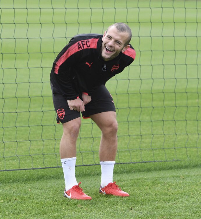 Ảnh bài viết Jack Wilshere vẫn cười "toe toét" trong ngày bị Tam sư cho ra rìa