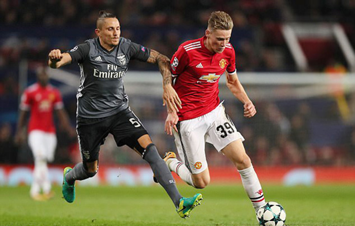 Thời thế tạo anh hùng: Mourinho trình làng "hạt giống đỏ"