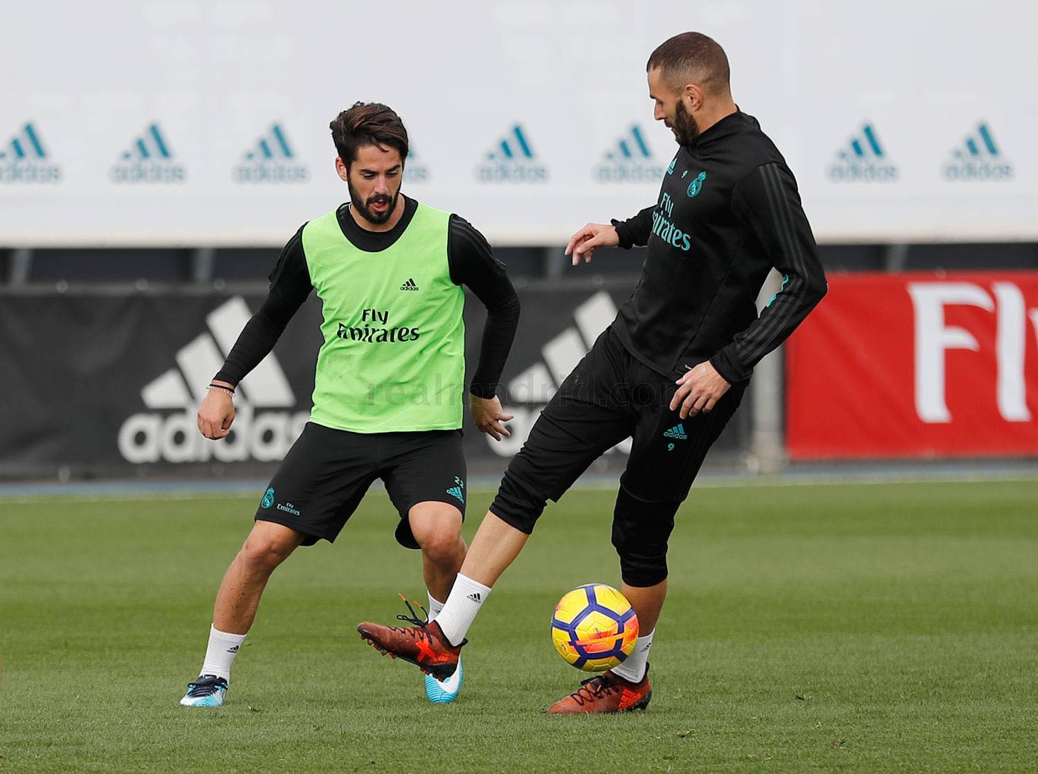 Ảnh bài viết Gareth Bale trở lại, so kè cùng Isco trong buổi tập của Real