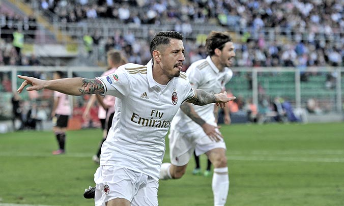 1 năm về trước, Milan đã thoát hiểm nhờ gót chân của Lapadula 