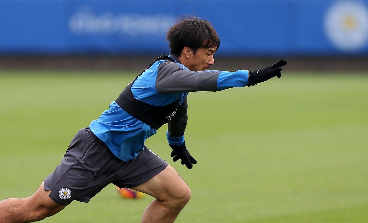 Ảnh bài viết Okazaki tập luyện cật lực trước trận chiến với Stoke