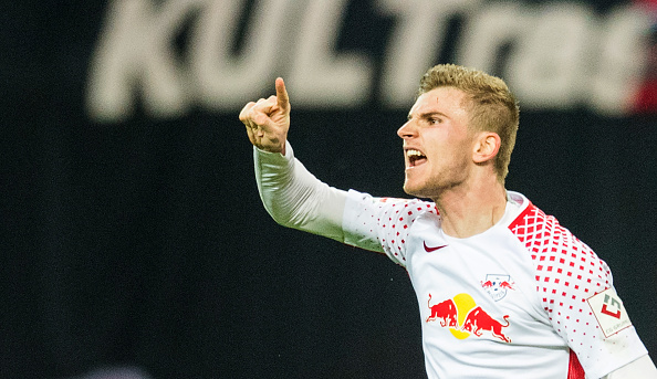 Werner đóng vai người hùng, Leipzig đẩy Dortmund xuống thứ ba