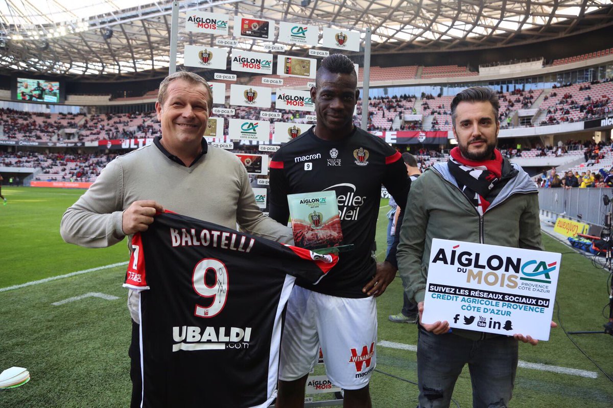Ảnh bài viết Balotelli lại gây "bão" trong ngày Nice chiến thắng