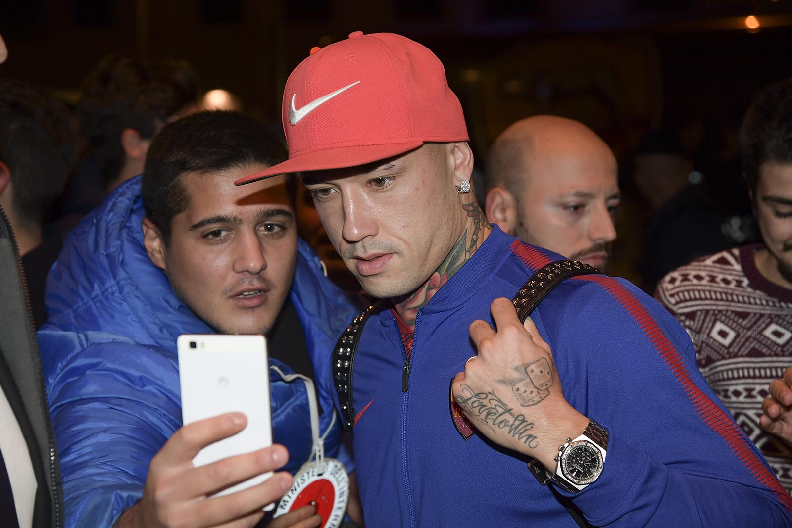 Ảnh bài viết Vượt 270km, dàn sao Roma vẫn rạng rỡ tại Florence