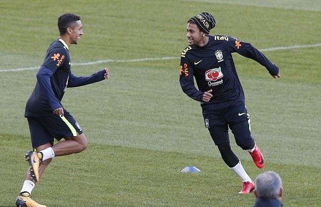 Ảnh bài viết Neymar cười thả ga khi trở về tập trung cùng tuyển Brazil